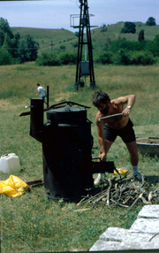 av018b.jpg (67097 bytes)
