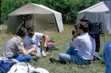 av019b.jpg (118271 bytes)