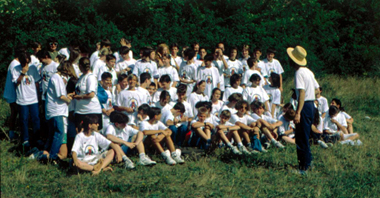 ava016b.jpg (115550 bytes)